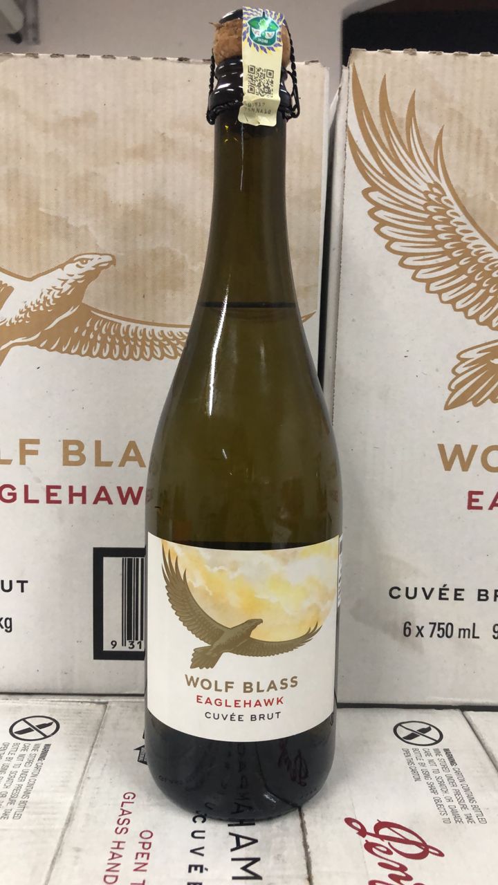 Wolf Blass Eaglehawk Cuvee Brut7